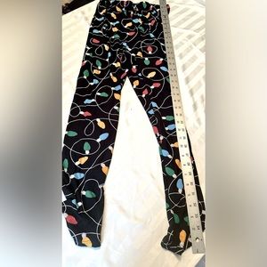 Holiday leggings women’s L/XL gently used super cute for Christmastime.